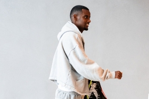 Kaiyun Sports-开云体育-1.44亿欧新援！利物浦官方社媒晒伊萨克报到照片