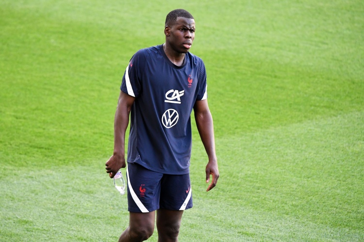 开云登录入口-罗马尼亚媒体：祖马曾和哈萨克斯坦球队谈判 要求35万欧年薪+奖金